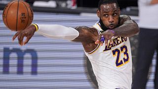 LeBron James Extends Los Angeles Lakers Contract for $85 million 